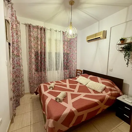 Rooms Stadiou אכסניה לרנקה