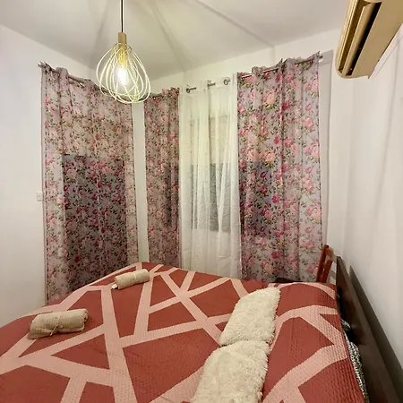 Rooms Stadiou Hostel *